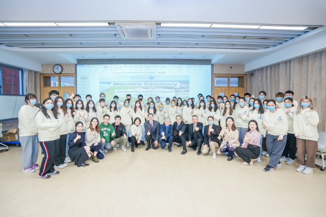 美国协和大学威斯康星分校在我校...